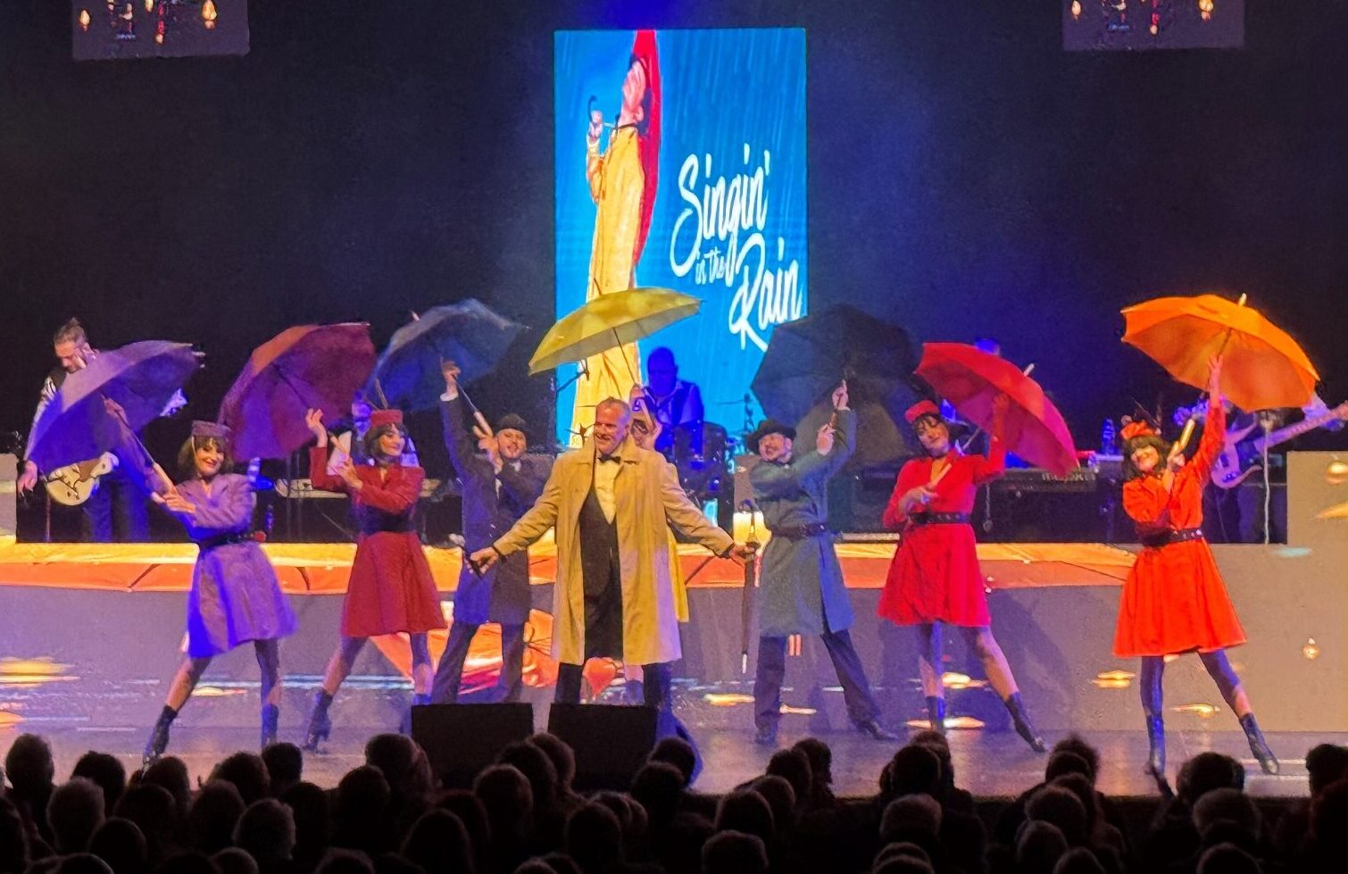 Un superbe spectacle franco-américain pour les seniors ! - Mairie de ...